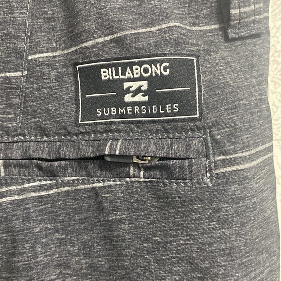 Billabong Shorts - Picture 3 of 6